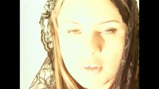 Fantasma de compañeros roto su propio cerebro salió a redhaired puta con tetas blancas después de haedcore relaciones sexuales con tres becarios para recordarle acerca de su deuda