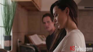 Որդին ուտում էշի խորթ մայր ամբողջ օրը հեռու - Becky Бандини, Ռոբի Էխո