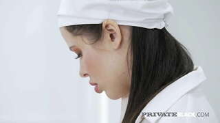 אוכל במטבח! מפתה בייב קאסי אש מרוצה עם זה BBC בשר, לוקחת את זה עמוק בתוך הכוס שלה עד זה הזמן לקצת אנאלי! בתיאבון! מלא פליק &amp;amp; 1000s יותר PrivateBlack.com!