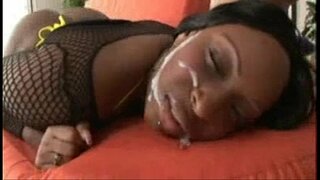 ���ዳዲስ ግምገማዎች በይፋ&#039; Skyy ጥቁር